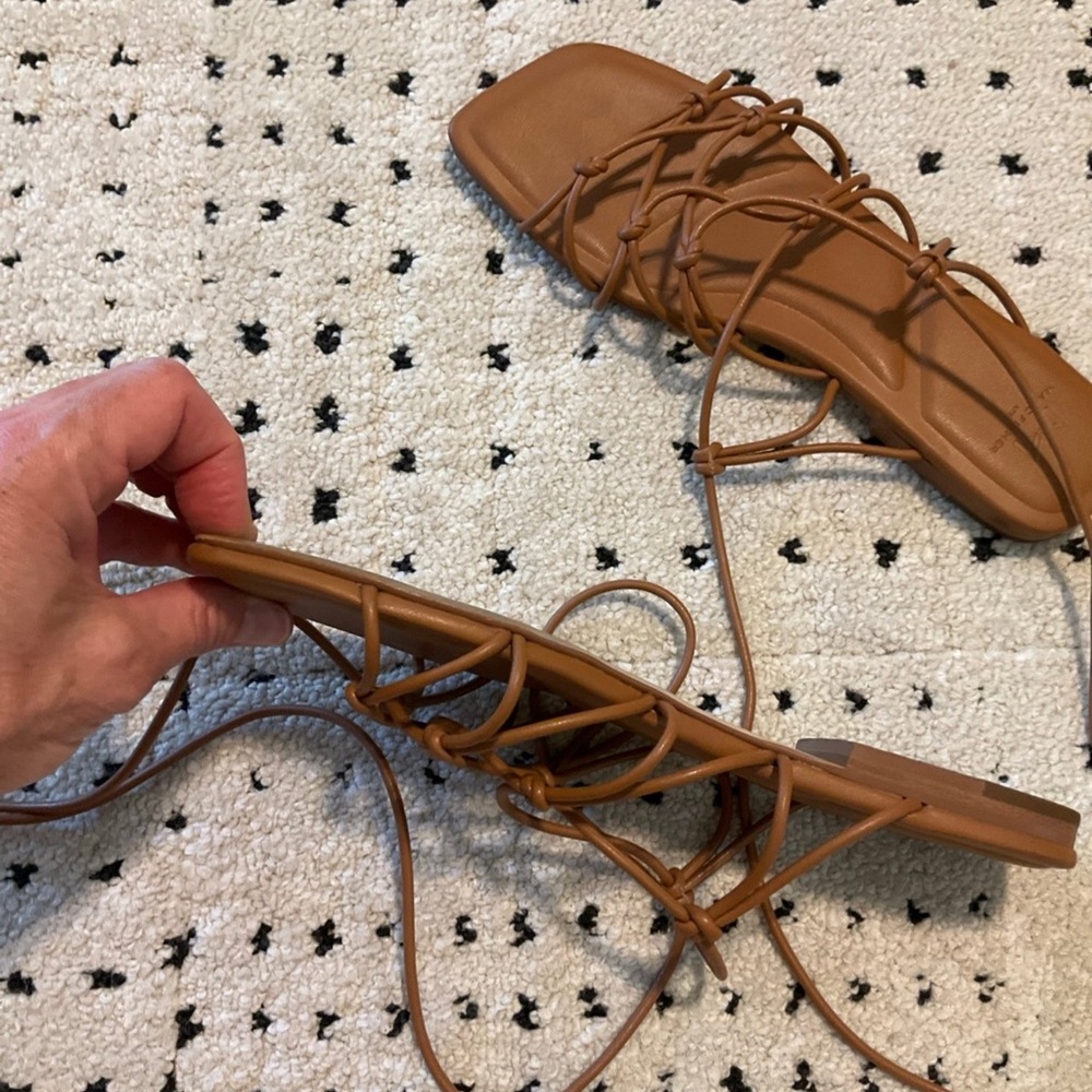 Marc Fisher tan knot lace up sandals, 8.5 - Picture 7 of 11